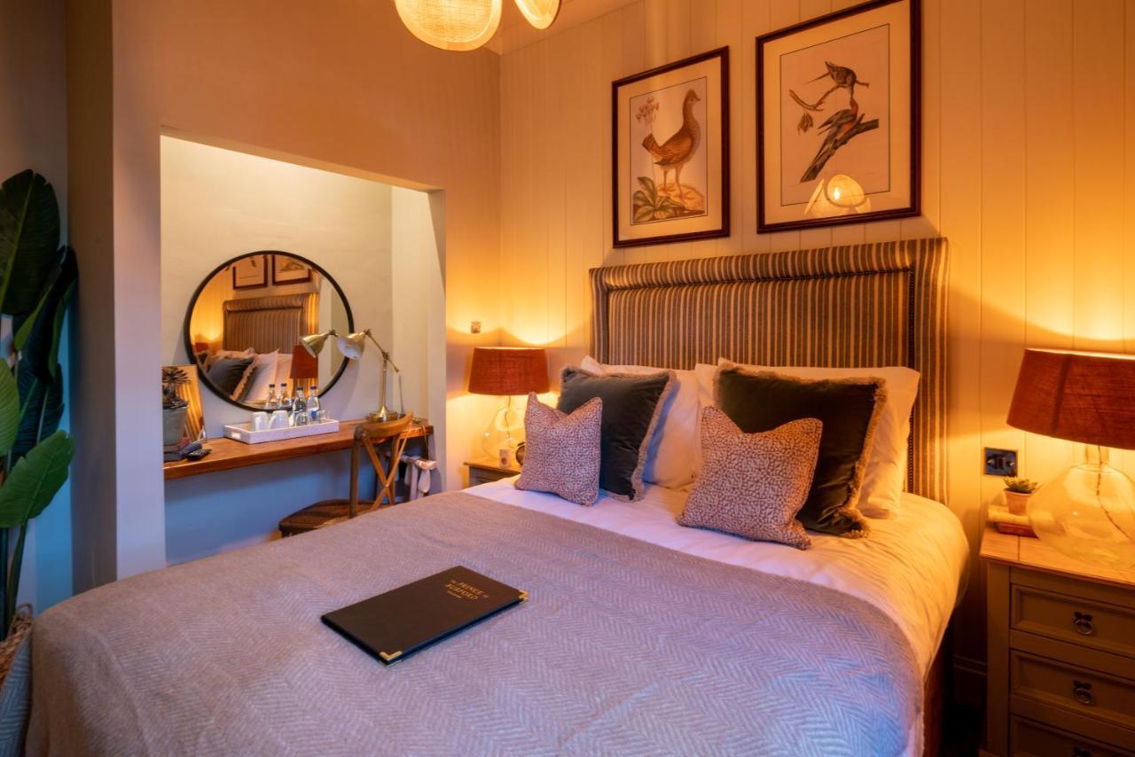 Of 3* Burford