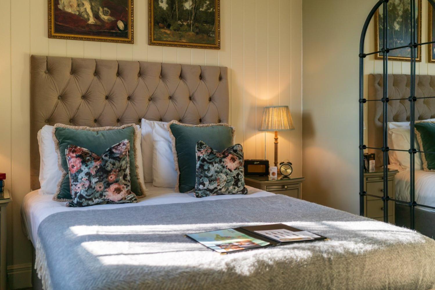 Of 3* Burford