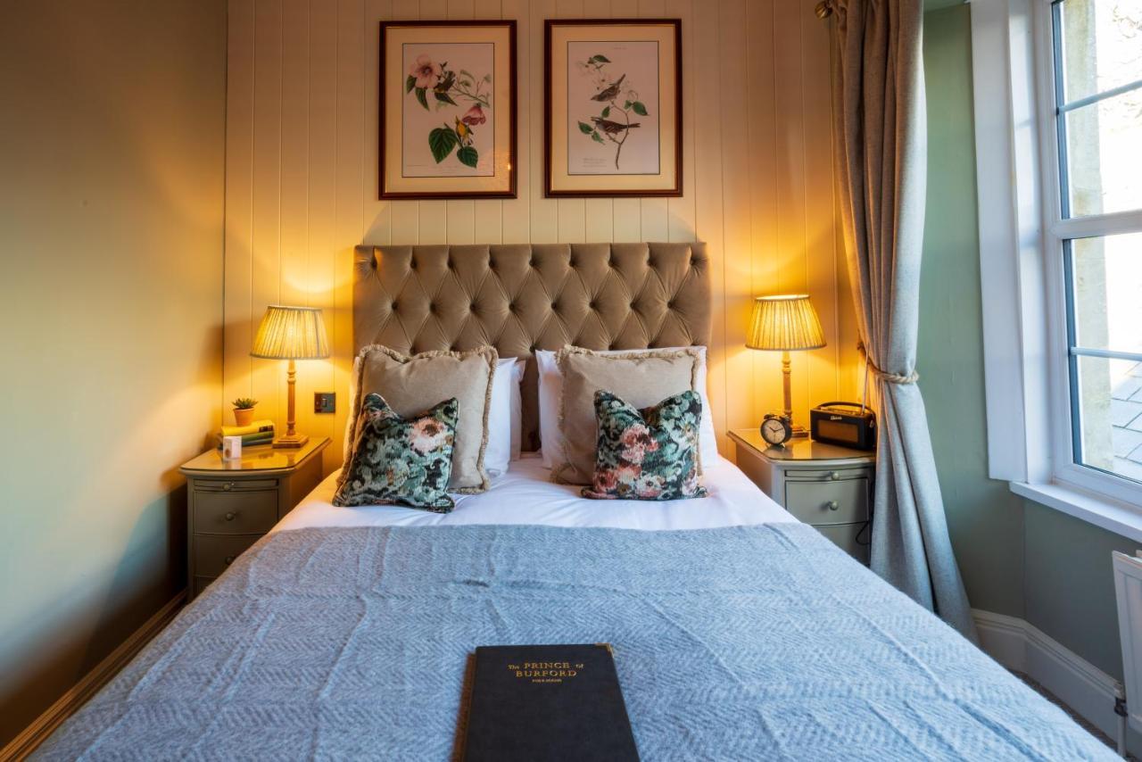 Of 3* Burford